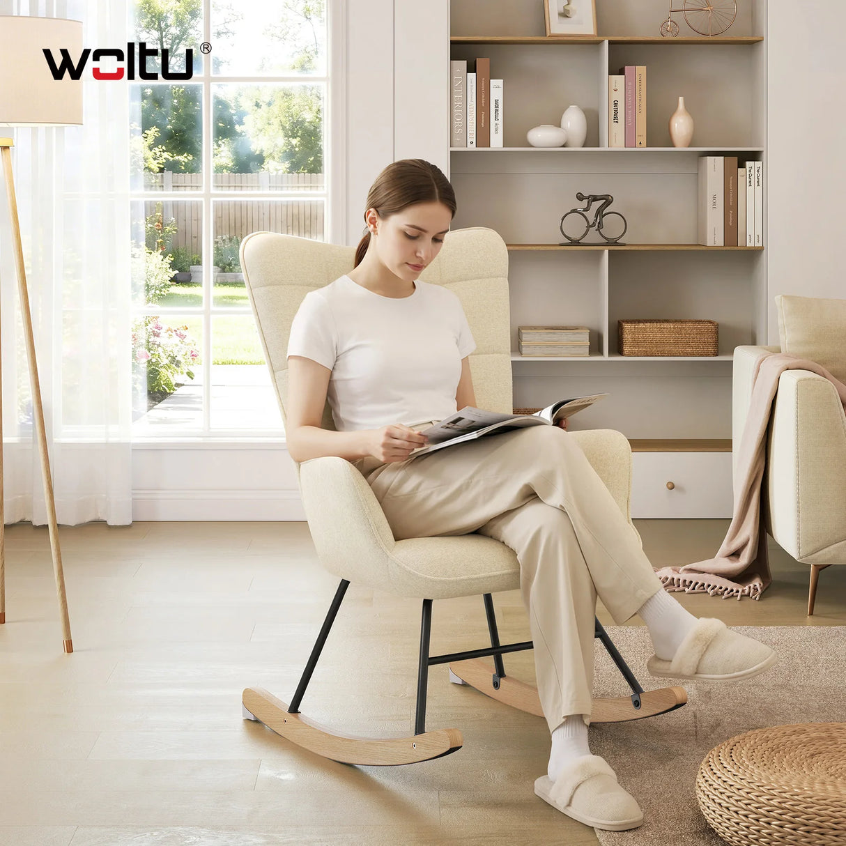 Velvet schommelstoel van BukkitBow in Scandinavische stijl, ergonomisch design met comfortabele zitting en moderne uitstraling.