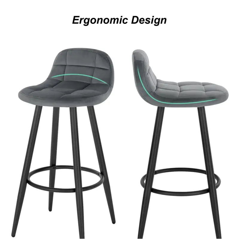 BukkitBow barkruk van fluweel met metalen frame, lage rugleuning, ergonomische voetsteun en modern design.
