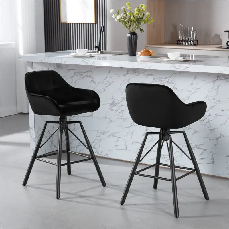 Set van 4 BukkitBow luxe barkrukken met velvet bekleding, rugleuning, armleuningen, voetsteun en 360° draaibaar ontwerp.