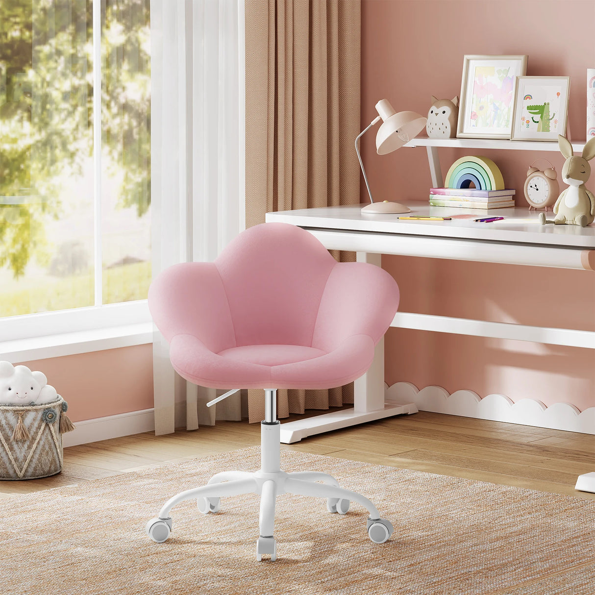 BukkitBow kinderbureaustoel van fluweel met bloemblad ontwerp, draaibaar en in hoogte verstelbaar voor comfort en stijl.