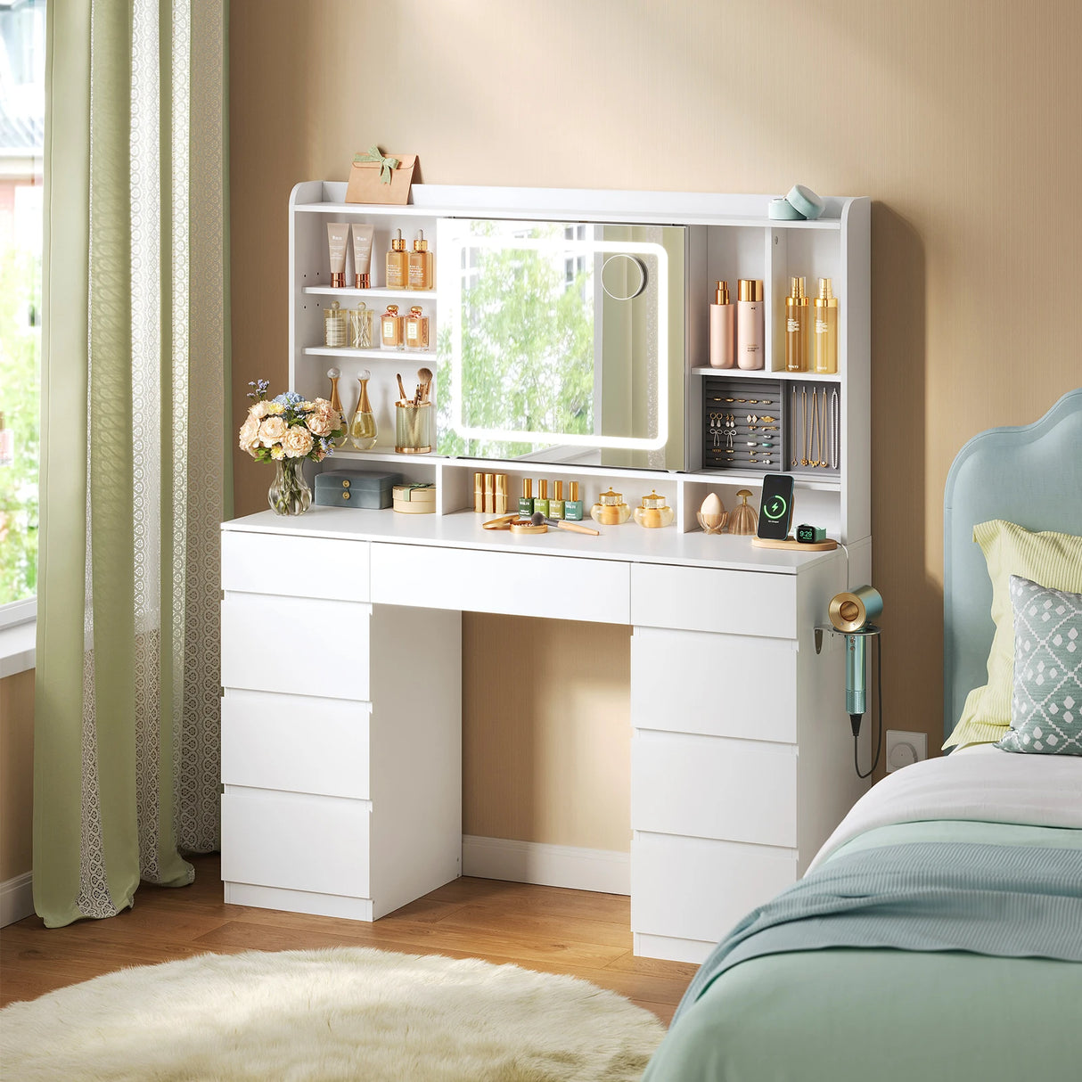 Luxe BukkitBow kaptafel met schuifspiegel, 9 laden, stopcontact en USB-poort, stijlvolle meubel voor make-up en accessoires.
