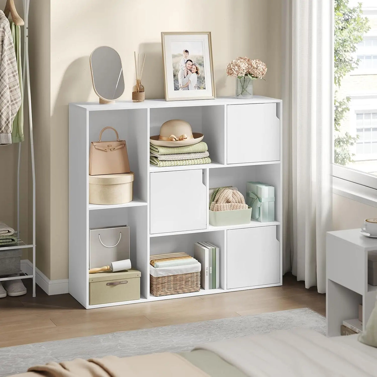 BukkitBow - Moderne Boekenkast met 8 Vakken en Deuren - FSC Hout