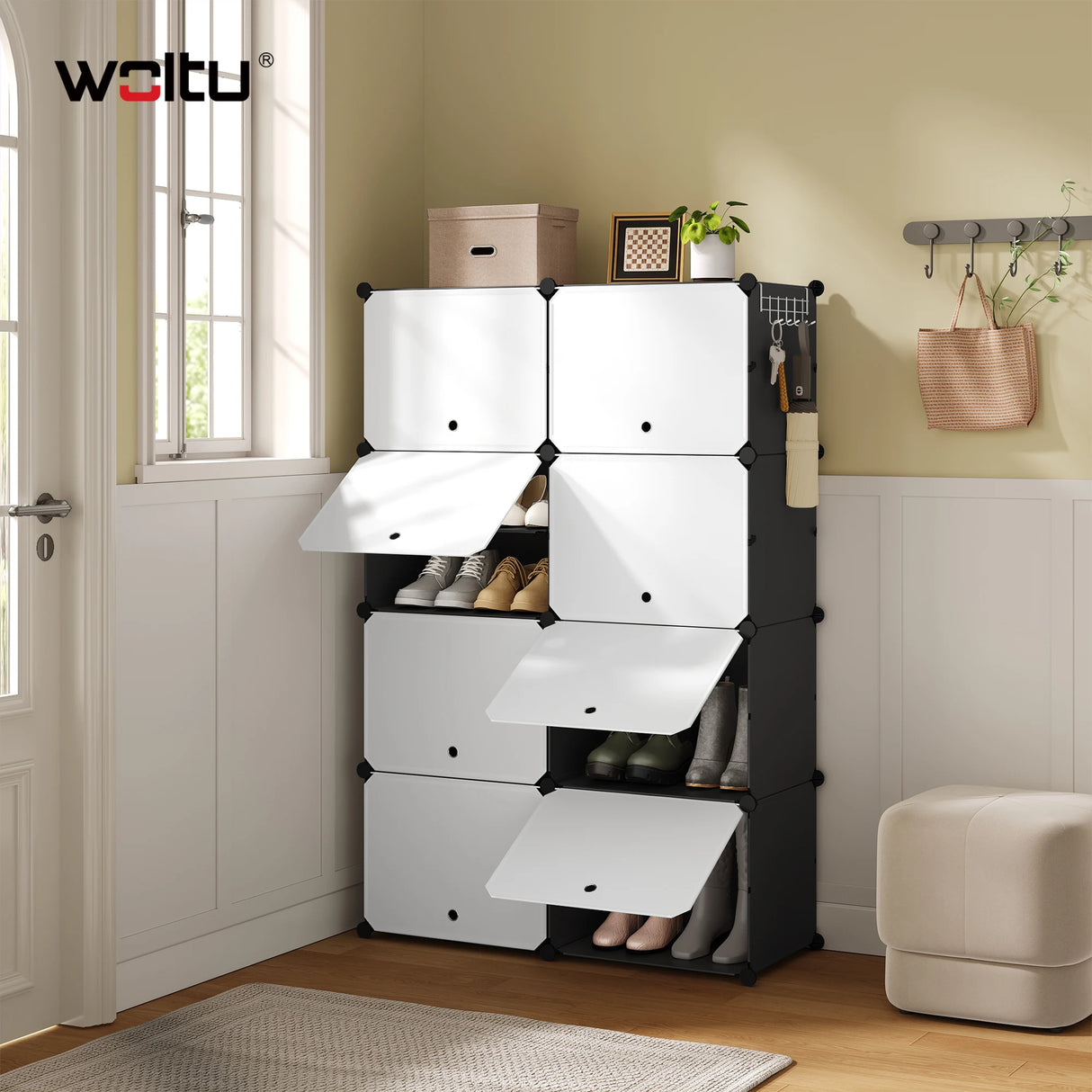 Zwart BukkitBow modulaire schoenenkast met 8 vakken voor 32 paar schoenen, ideaal voor nette opbergruimte.