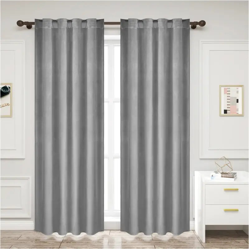 BukkitBow verduisteringsgordijn van polyester velours, 300g/m², in verschillende maten en kleuren, hangt voor raam.