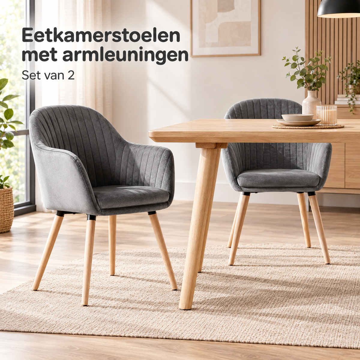 eetkamerstoelen met armleuningen in gebruik in een passende praktijksituatie