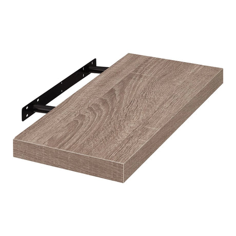 Zwevende wandplank van BukkitBow met verborgen bevestiging, lichtbruin/eikenlook, variërend in lengte van 25 tot 120 cm, in een interieur.