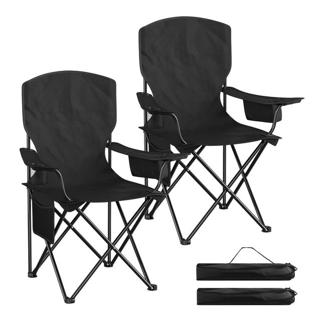 Twee zwarte opvouwbare campingstoelen met armleuningen en twee zwarte draagtassen