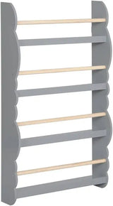 Houten kinderboekenkast van BukkitBow met planken, ideaal voor speelgoed en boeken in de kinderkamer.