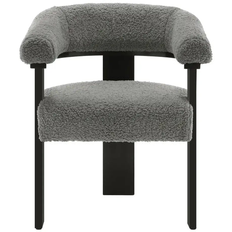 BukkitBow fauteuil met fleece bekleding in lamsvacht-look, rubberwood frame, ergonomisch en comfortabel, modern design.