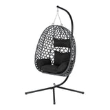 BukkitBow hangstoel met standaard en rotan hagendei, comfortabele zitting in een stijlvolle rotan en metalen frame.