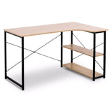 Industrieel hoekbureau van BukkitBow met 2 opbergplanken, compact ontwerp, afmetingen 120x74cm, geschikt voor thuis of kantoor.