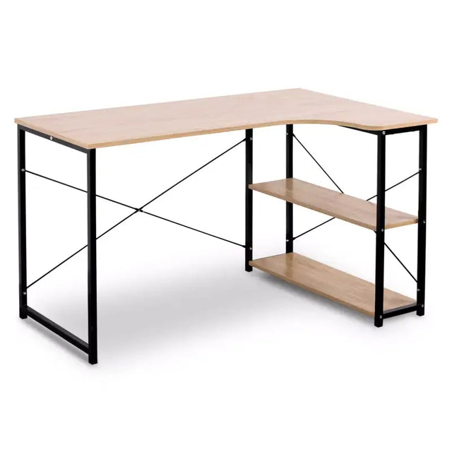 Industrieel hoekbureau van BukkitBow met 2 opbergplanken, compact ontwerp, afmetingen 120x74cm, geschikt voor thuis of kantoor.
