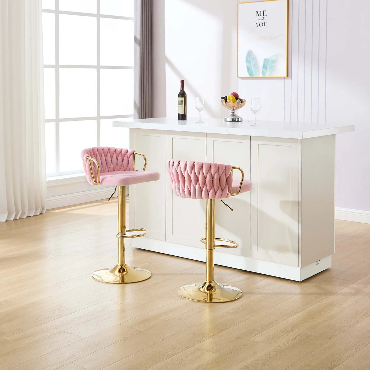 Luxe velvet barkruk van BukkitBow met gevlochten rugleuning, verstelbare hoogte en elegant design voor moderne interieurs.