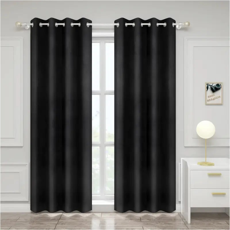 Luxe fluwelen verduisteringsgordijn van BukkitBow, dubbel geweven, 140cm breed, in verschillende lengtes, hangend voor raam.