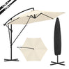 Luxe BukkitBow zwevende parasol van 310cm met sling en beschermhoes in een tuinsetting.