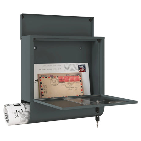 Grijze BukkitBow metalen brievenbus voor wandmontage met slot en naamplaat, weerbestendig voor buiten en thuis.
