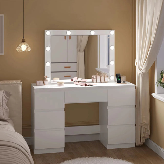 Moderne witte BukkitBow kaptafel met 7 laden, ingebouwd stopcontact en LED-verlichting, perfect voor praktische opbergruimte