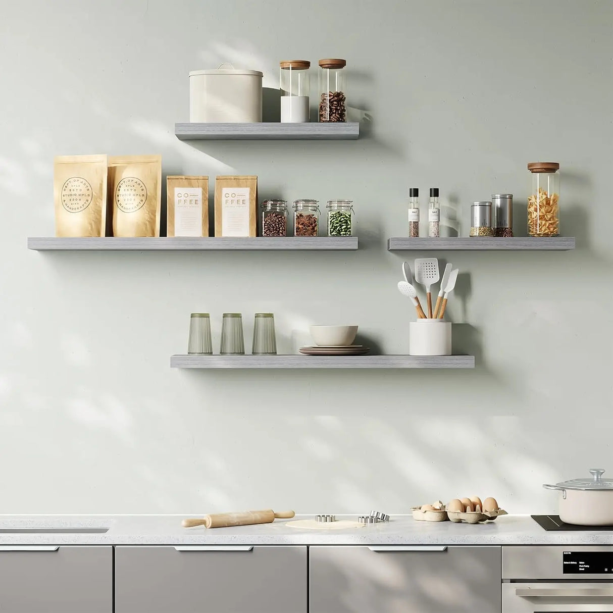 Moderne zwevende wandplank van BukkitBow met houtlook en verborgen bevestiging, geschikt voor decoratie en opbergruimte.