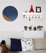 BukkitBow muurkapstok van MDF hout in mat wit met barokdesign en 5 haken, afmetingen 60x16x16 cm.