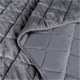 Donkergrijze BukkitBow microvezel deken van 360 GSM, zachte spreien in verschillende maten, perfect voor comfort en warmte.
