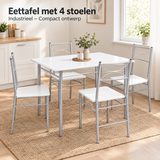 Industriele eettafel met 4 stoelen van BukkitBow, compact ontwerp geschikt voor moderne eetkamers.