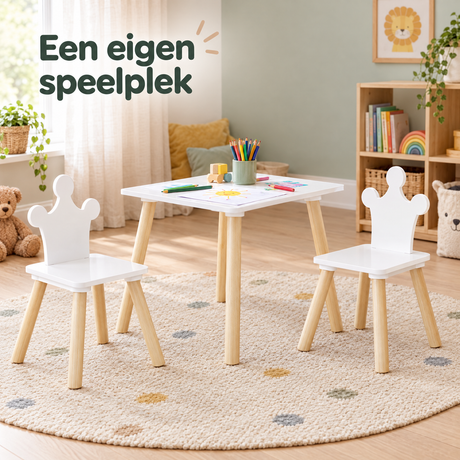 Houten kindertafel met 2 witte stoelen met kroonrugleuningen, afmetingen 50x50 cm, geschikt voor kinderen, door BukkitBow.