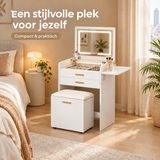 kaptafel met ledspiegel in gebruik in een passende praktijksituatie