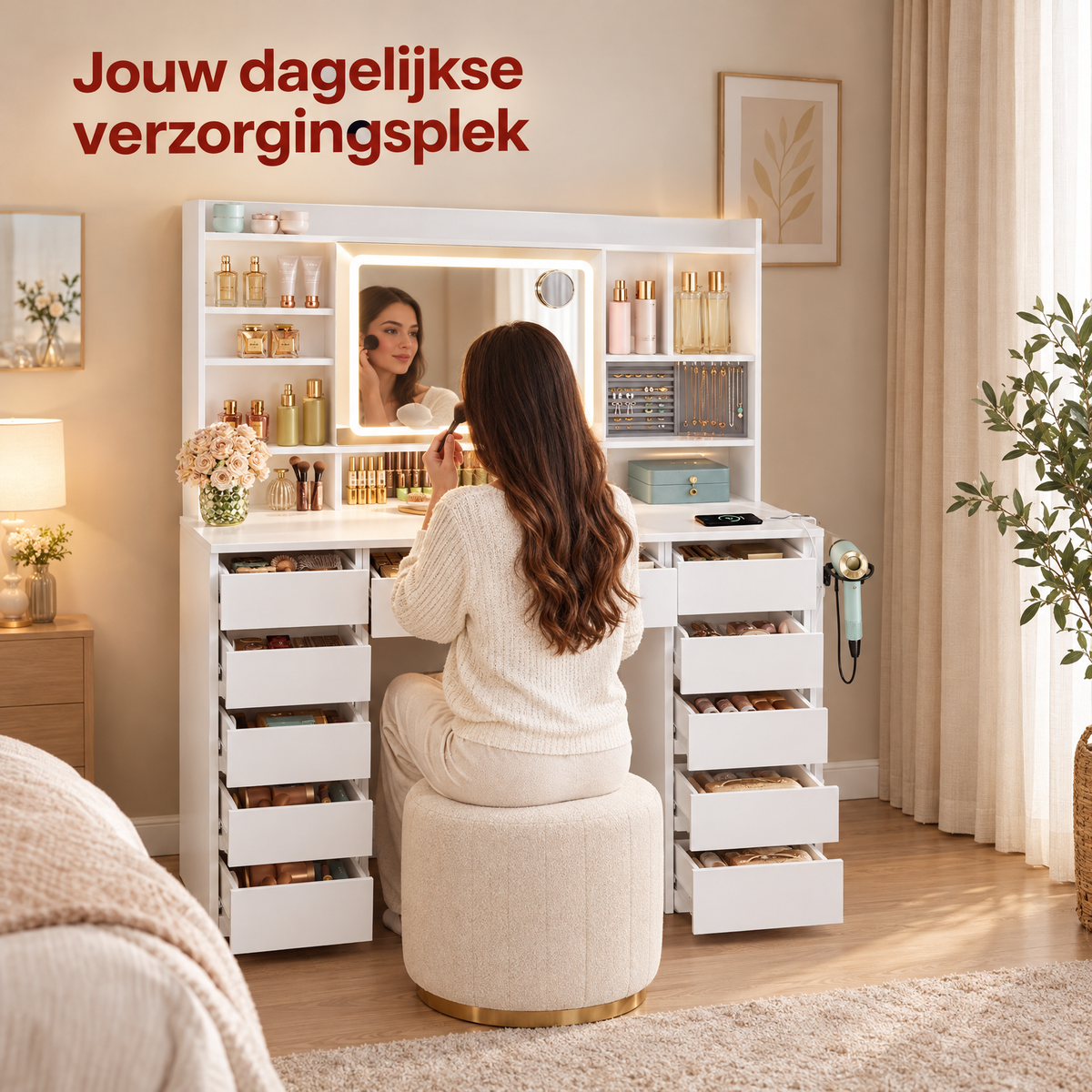 kaptafel met schuifspiegel in gebruik in een passende praktijksituatie