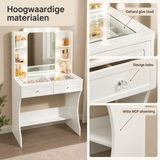 Detail van materiaal en afwerking van kaptafel met spiegel en verlichting