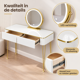 Detail van materiaal en afwerking van kaptafel met spiegel en verlichting
