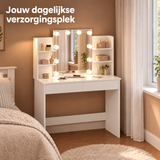 kaptafel met stopcontact in gebruik in een passende praktijksituatie