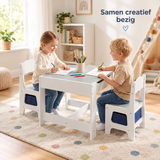 kindertafel met 2 stoelen in gebruik in een passende praktijksituatie