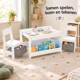 kindertafel met 2 stoelen in gebruik in een passende praktijksituatie