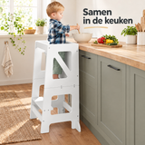 Montessori leertoren van BukkitBow met bureau, stoeltje en krijtbord, wit, geschikt voor kinderen om veilig te leren en spelen.