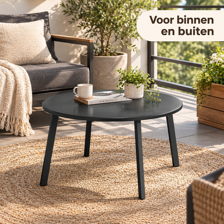 Ronde zwarte metalen salontafel van BukkitBow, Ø70 cm, hoogte 40 cm, geschikt voor binnen en buiten, in een woonkamer setting