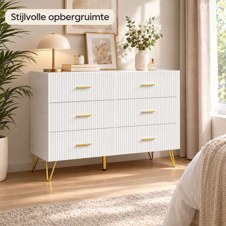 Witte BukkitBow ladekast met 6 laden en goudkleurige details, 100 cm breed, in een stijlvolle woonkamer setting