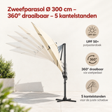 Zweefparasol van BukkitBow met Ø 300 cm, 360° draaibaar en 5 kantelstanden, staat open in tuinomgeving